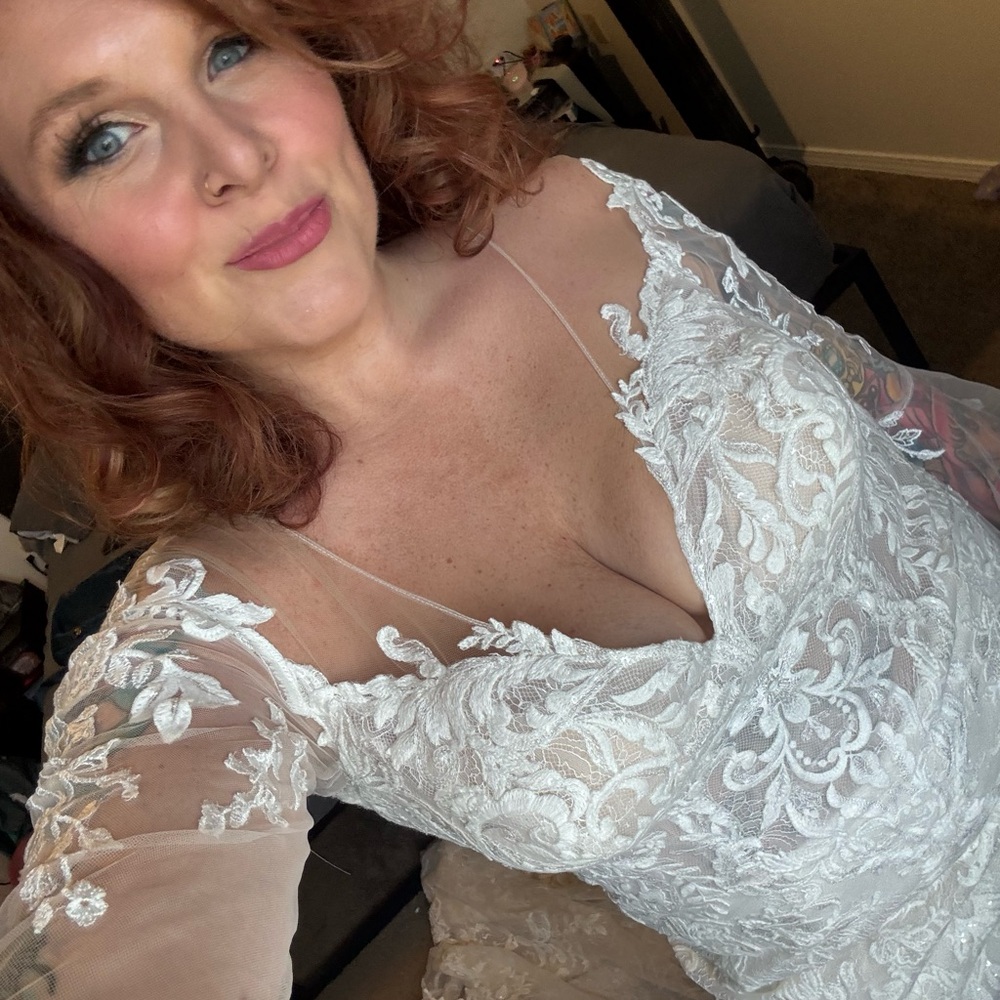 Madison James Elegant Ivory Lace Wedding Dress - Picture 3 of 7